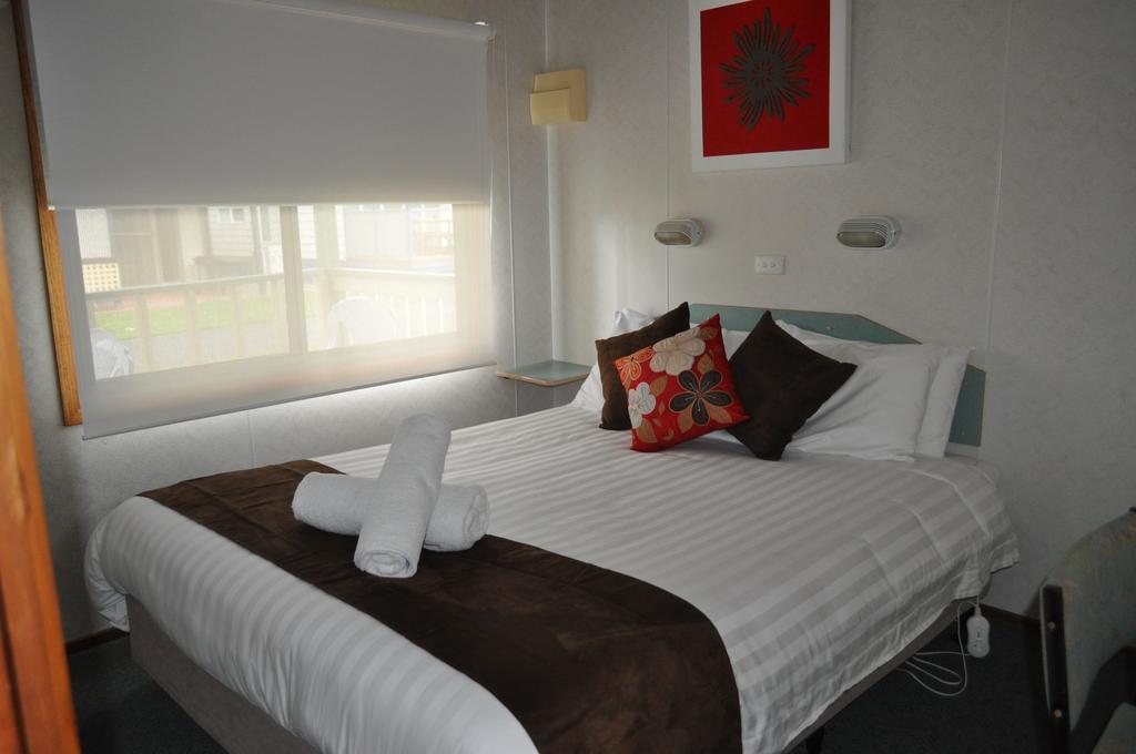 Kangerong Holiday Park Red Hill South Room photo